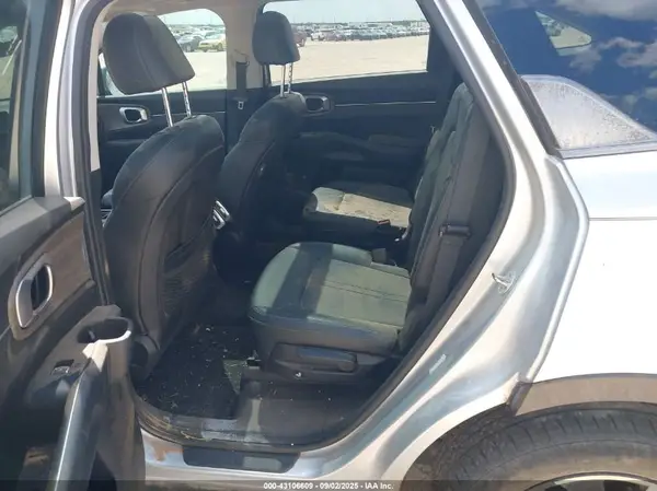 5XYRHDLF7MG030717 2021 KIA SORENTO - Image 8