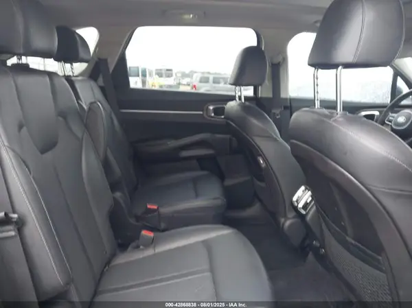 5XYRHDLF7MG066360 2021 KIA SORENTO - Image 8