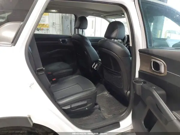 5XYRHDLF7NG104543 2022 KIA SORENTO - Image 8