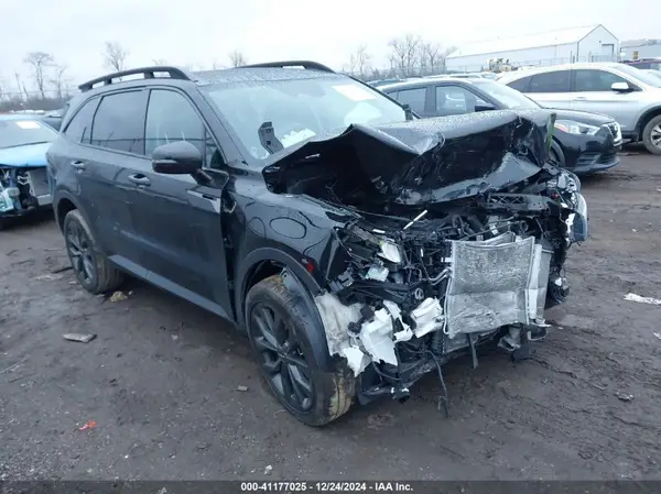 5XYRHDLF8NG153282 2022 KIA SORENTO - Image 1