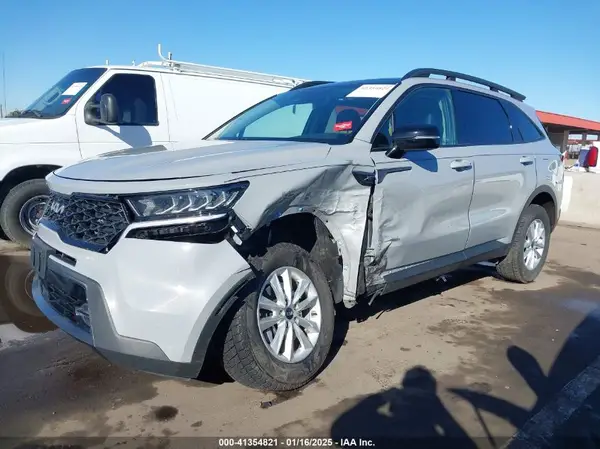5XYRHDLF8PG164429 2023 KIA SORENTO - Image 2