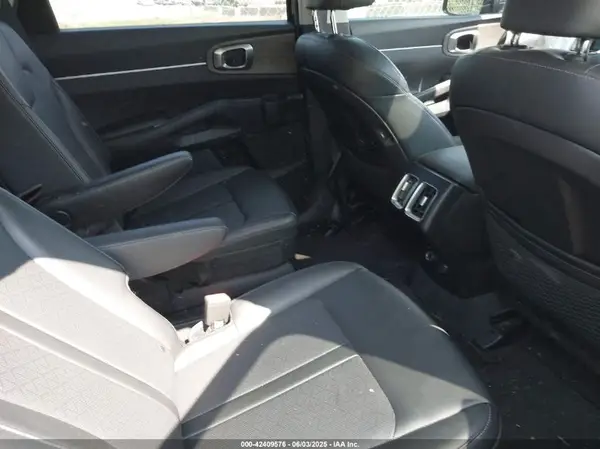 5XYRHDLF9MG057885 2021 KIA SORENTO - Image 8