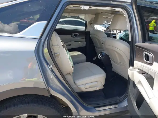 5XYRK4JF2SG360041 2025 KIA SORENTO - Image 8