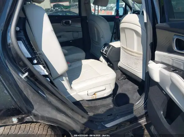 5XYRK4LF0NG104076 2022 KIA SORENTO - Image 8