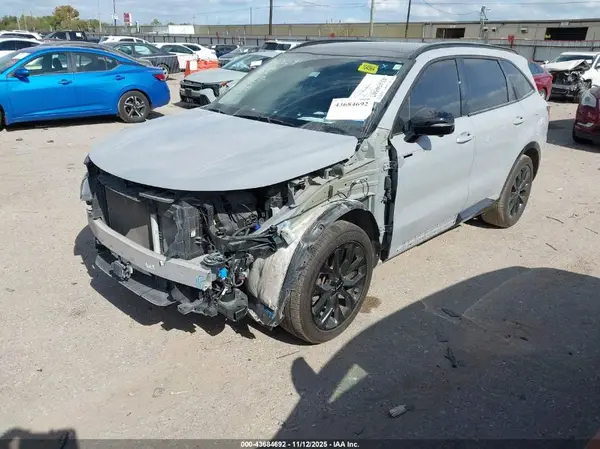 5XYRK4LF0NG158607 2022 KIA SORENTO - Image 2