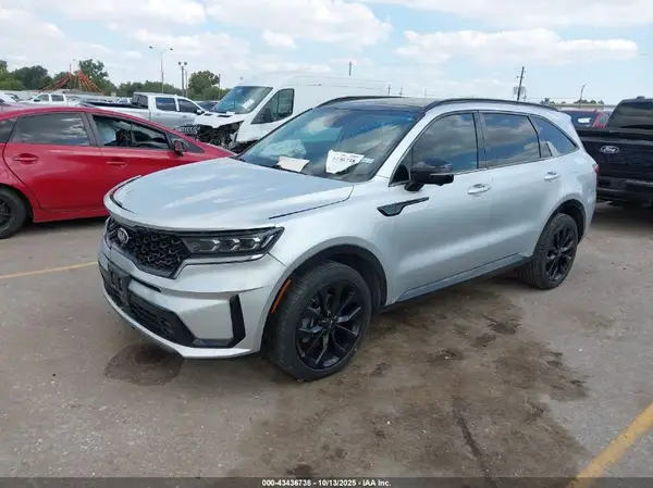 5XYRK4LF1MG044467 2021 KIA SORENTO - Image 2