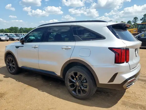 5XYRK4LF1MG063584 2021 KIA SORENTO - Image 2