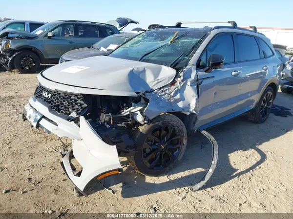 5XYRK4LF1NG106743 2022 KIA SORENTO - Image 2
