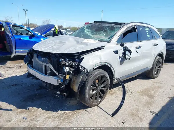 5XYRK4LF1NG151083 2022 KIA SORENTO - Image 2