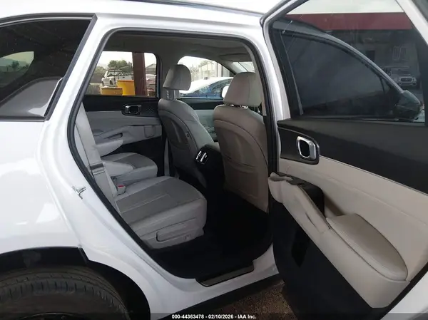 5XYRK4LF1PG221670 2023 KIA SORENTO - Image 8