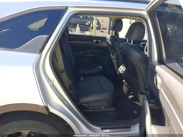5XYRK4LF2MG030965 2021 KIA SORENTO - Image 8