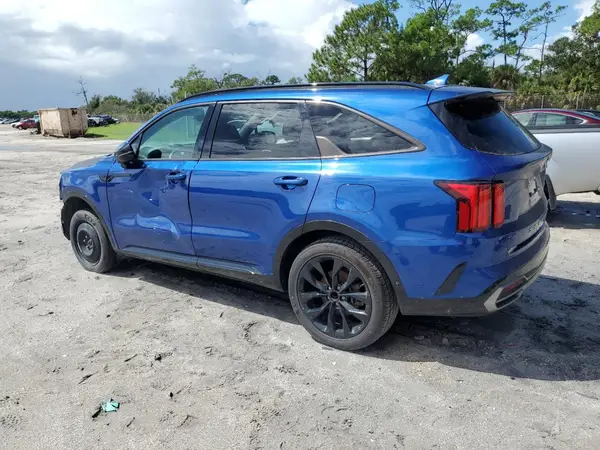 5XYRK4LF2MG058670 2021 KIA SORENTO - Image 2