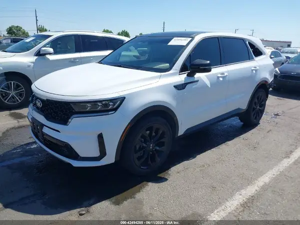 5XYRK4LF2MG059642 2021 KIA SORENTO - Image 2