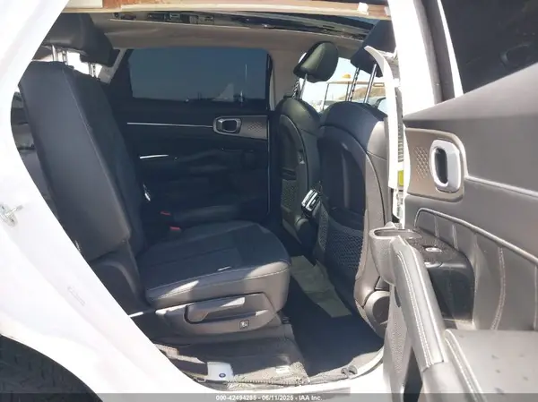 5XYRK4LF2MG059642 2021 KIA SORENTO - Image 8