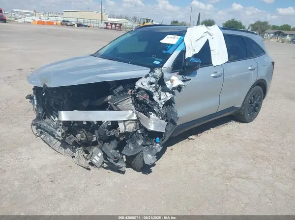 5XYRK4LF2NG086566 2022 KIA SORENTO - Image 2