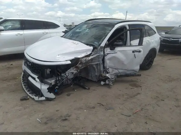 5XYRK4LF3NG085989 2022 KIA SORENTO - Image 2