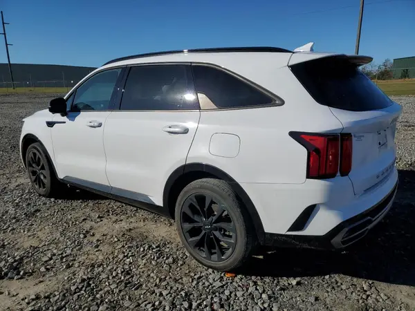 5XYRK4LF3NG104718 2022 KIA SORENTO - Image 2