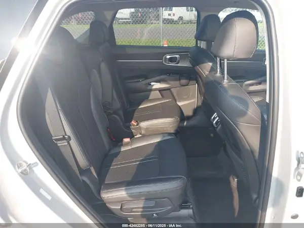 5XYRK4LF3PG172102 2023 KIA SORENTO - Image 8