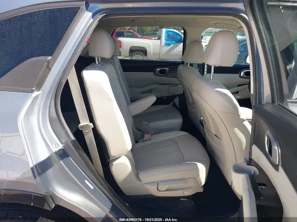 5XYRK4LF4MG053356 2021 KIA SORENTO - Image 8