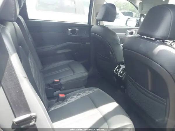 5XYRK4LF5MG028384 2021 KIA SORENTO - Image 8