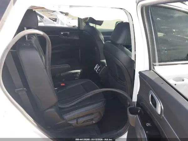 5XYRK4LF6NG111422 2022 KIA SORENTO - Image 8