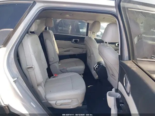 5XYRK4LF7NG073960 2022 KIA SORENTO - Image 8