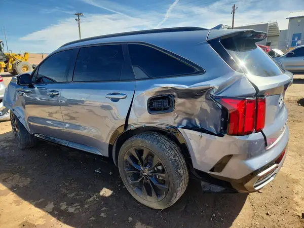 5XYRK4LF8MG033496 2021 KIA SORENTO - Image 2