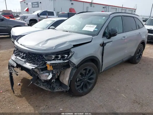 5XYRK4LF8NG096339 2022 KIA SORENTO - Image 2