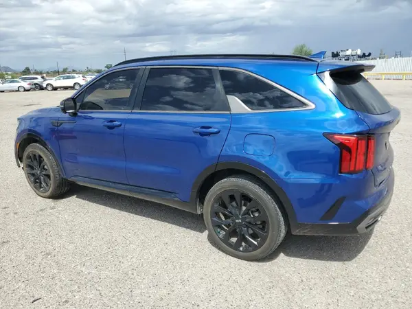 5XYRK4LF9MG017064 2021 KIA SORENTO - Image 2