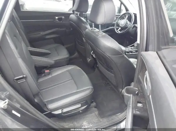 5XYRK4LF9MG035564 2021 KIA SORENTO - Image 8