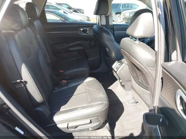 5XYRK4LF9MG058679 2021 KIA SORENTO - Image 8