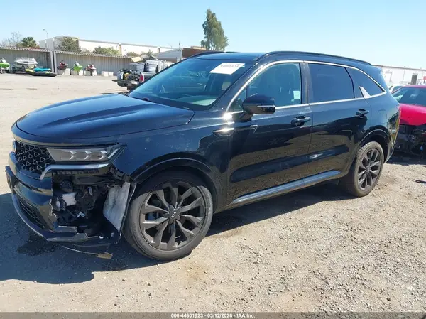 5XYRK4LF9MG059282 2021 KIA SORENTO - Image 2