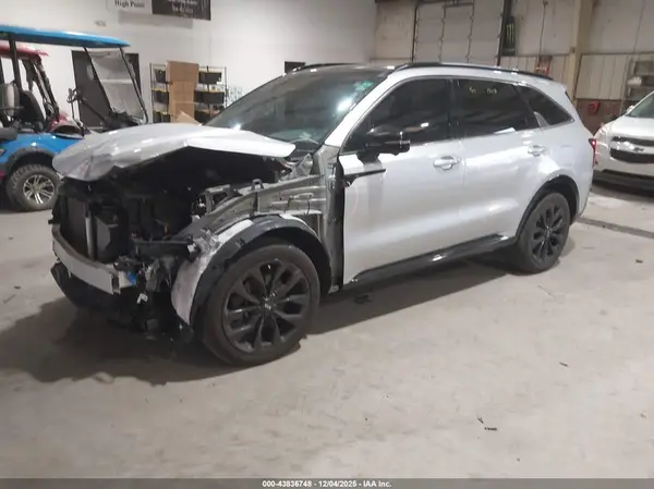 5XYRK4LF9MG068869 2021 KIA SORENTO - Image 2