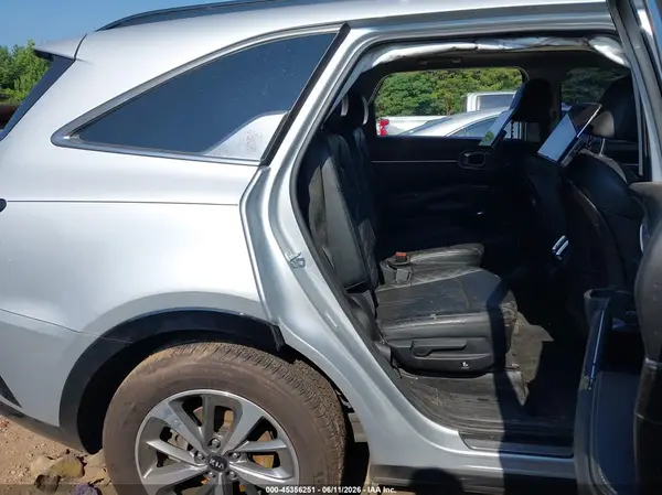 5XYRK4LFXMG047660 2021 KIA SORENTO - Image 8