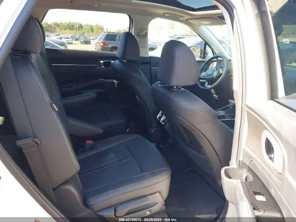 5XYRKDJF0SG377999 2025 KIA SORENTO - Image 8