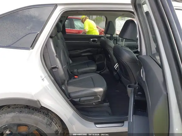 5XYRKDJF3RG304023 2024 KIA SORENTO - Image 8