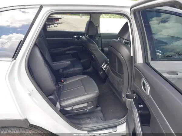 5XYRKDJF3SG332510 2025 KIA SORENTO - Image 8