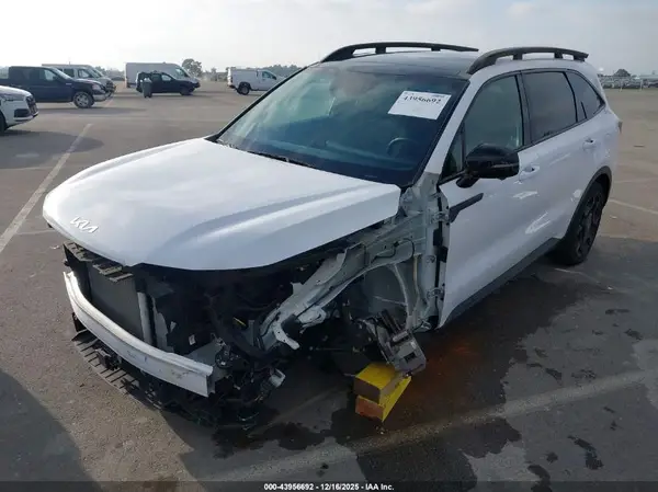 5XYRKDJF4RG304225 2024 KIA SORENTO - Image 2