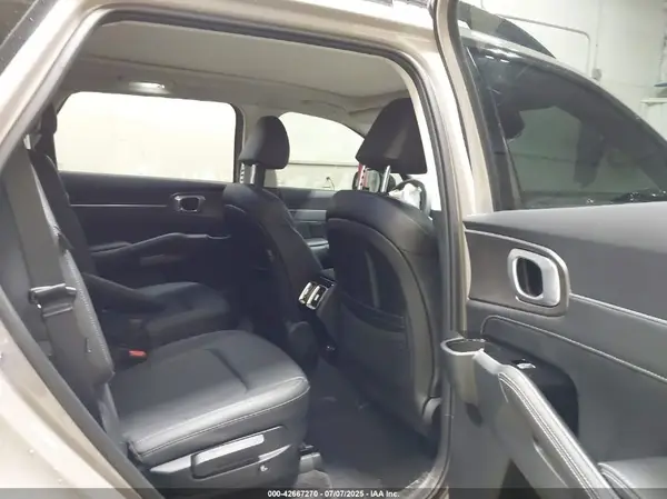 5XYRKDJF5SG377884 2025 KIA SORENTO - Image 8