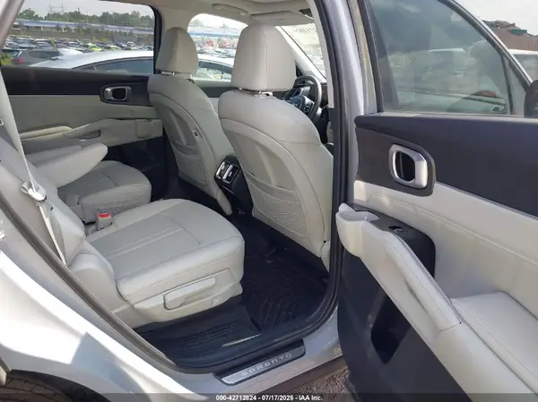 5XYRKDJF7RG301688 2024 KIA SORENTO - Image 8