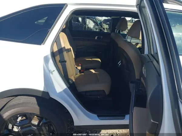 5XYRKDJF9RG265972 2024 KIA SORENTO - Image 8