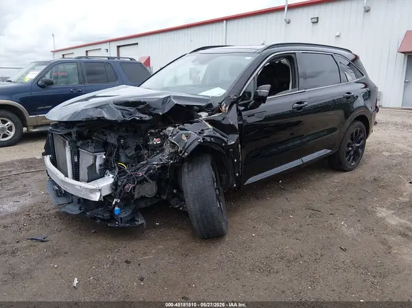 5XYRKDLF0NG077087 2022 KIA SORENTO - Image 2