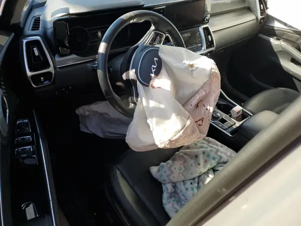 5XYRKDLF0NG096951 2022 KIA SORENTO - Image 8