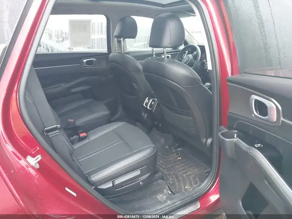 5XYRKDLF0NG134100 2022 KIA SORENTO - Image 8