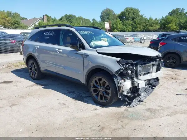 5XYRKDLF1NG121792 2022 KIA SORENTO - Image 1