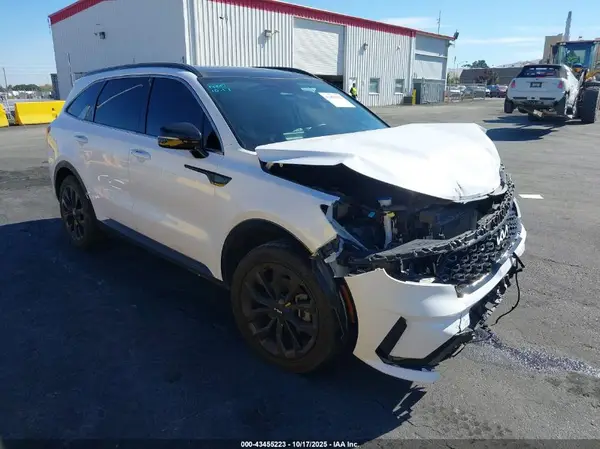 5XYRKDLF2NG081576 2022 KIA SORENTO - Image 1