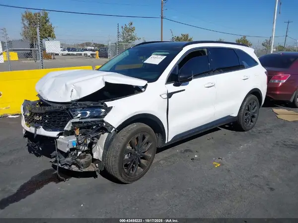 5XYRKDLF2NG081576 2022 KIA SORENTO - Image 2
