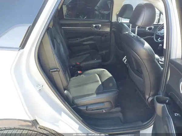 5XYRKDLF2NG136365 2022 KIA SORENTO - Image 8