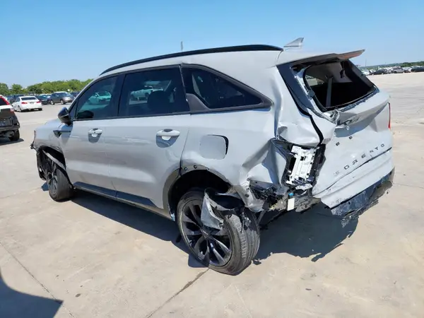5XYRKDLF3NG142417 2022 KIA SORENTO - Image 2