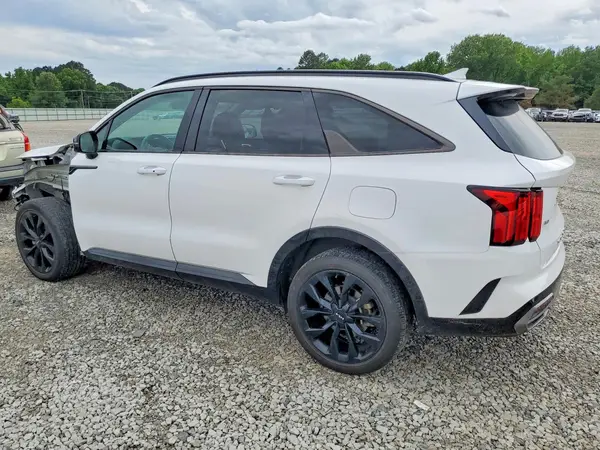 5XYRKDLF3NG154910 2022 KIA SORENTO - Image 2